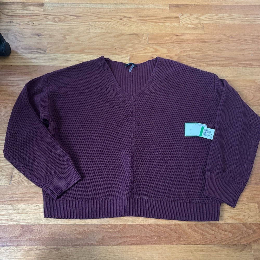 1 State red Current V-Neck Sweater